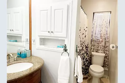 749 NW 43rd St, Oakland Park, FL 33309 - Photo 16