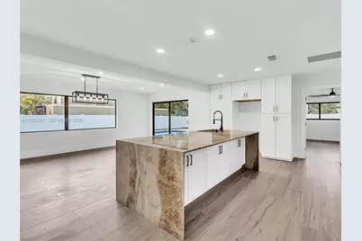 1501 NW 109th Ter, Pembroke Pines, FL 33026 - Photo 16