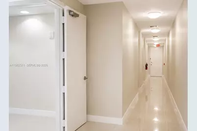 2200 NE 4th Ave #503, Miami, FL 33137 - Photo 2