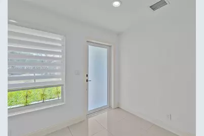 104 SW 7th St, Hallandale Beach, FL 33009 - Photo 14