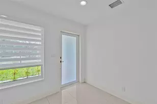 104 SW 7th St, Hallandale Beach, FL 33009 - Photo 14