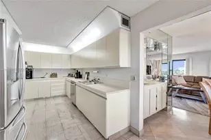 1201 S Ocean Dr, Hollywood, FL 33019 - Photo 22