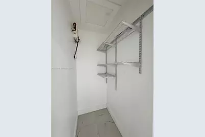 2142 NW 1st St #2142, Miami, FL 33125 - Photo 6