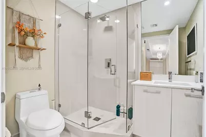 45 SW 9th St #4004, Miami, FL 33130 - Photo 16