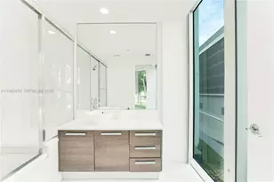 2950 NE 188th St, Aventura, FL 33180 - Photo 30