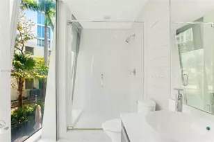 2950 NE 188th St, Aventura, FL 33180 - Photo 28