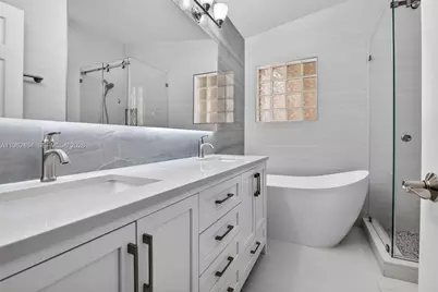 1281 NW 170th Ave, Pembroke Pines, FL 33028 - Photo 6