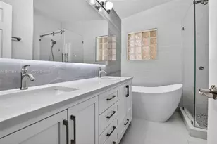 1281 NW 170th Ave, Pembroke Pines, FL 33028 - Photo 6