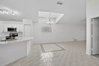 1281 NW 170th Ave, Pembroke Pines, FL 33028 - Photo 2