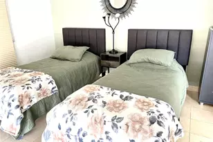 3500 Mystic Pointe Dr, Aventura, FL 33180 - Photo 18