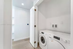 9201 E Bay Harbor Dr, Bay Harbor Islands, FL 33154 - Photo 14