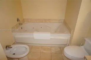 17375 Collins Ave, Sunny Isles Beach, FL 33160 - Photo 10