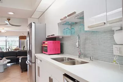 100 SW 130th Ter #211C, Pembroke Pines, FL 33027 - Photo 14