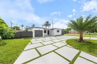 1305 N 31st Rd, Hollywood, FL 33021 - Photo 2