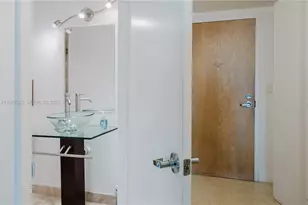 350 S Miami Ave, Miami, FL 33130 - Photo 10