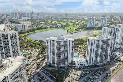 3731 N Country Club Dr #521, Aventura, FL 33180 - Photo 20