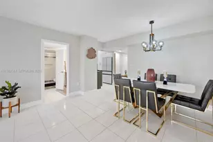 3731 N Country Club Dr, Aventura, FL 33180 - Photo 4