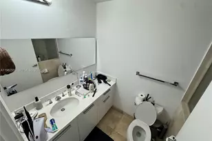 1060 Brickell Ave, Miami, FL 33131 - Photo 10