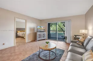 1110 SW 125th Ave, Pembroke Pines, FL 33027 - Photo 10