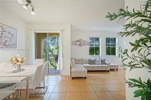 10242 NW 7th St, Miami, FL 33172 - Photo 6