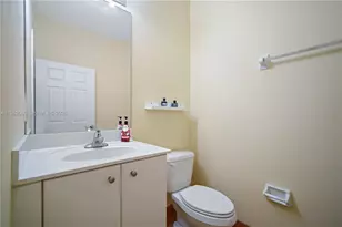 10242 NW 7th St, Miami, FL 33172 - Photo 16