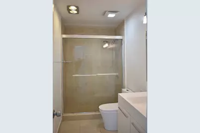 8024 Tatum Waterway Dr #5A, Miami Beach, FL 33141 - Photo 4