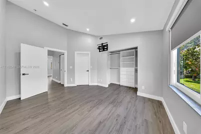 358 SW 122nd Ave, Pembroke Pines, FL 33025 - Photo 6