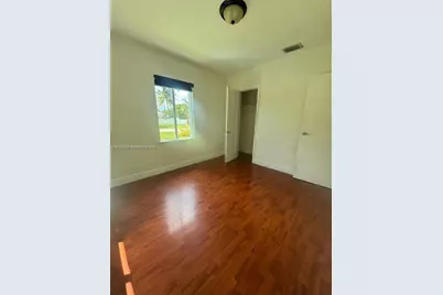 1015 NE 112th St, Biscayne Park, FL 33161 - Photo 10
