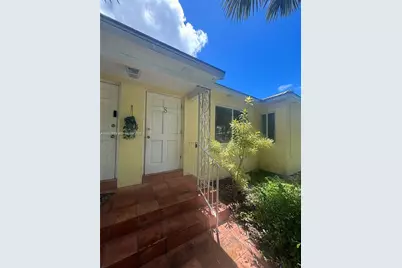 1015 NE 112th St, Biscayne Park, FL 33161 - Photo 4
