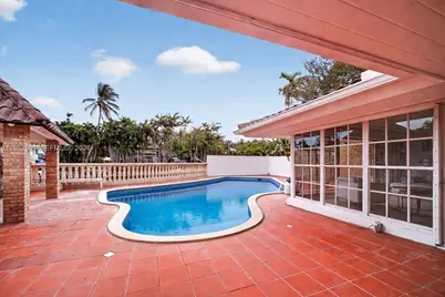 8651 NE 10th Ct, Miami, FL 33138 - Photo 22