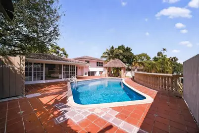 8651 NE 10th Ct, Miami, FL 33138 - Photo 24