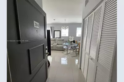 1027 Pennsylvania Ave #204, Miami Beach, FL 33139 - Photo 2