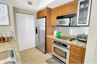 110 Washington Ave #2414, Miami Beach, FL 33139 - Photo 8