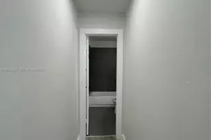 365 NE 125th St, North Miami, FL 33161 - Photo 12