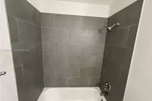 365 NE 125th St, North Miami, FL 33161 - Photo 14