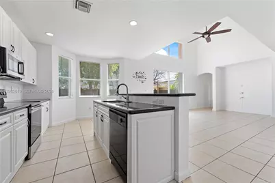 2022 SE 18th St, Homestead, FL 33035 - Photo 8