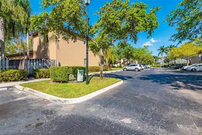 16061 Emerald Cove Rd #16061, Weston, FL 33331 - Photo 32
