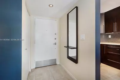 145 SE 25th Rd #502, Miami, FL 33129 - Photo 2