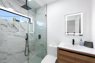 995 NE 107th St, Miami, FL 33161 - Photo 38