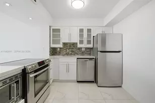 1658 Bay Rd, Miami Beach, FL 33139 - Photo 2