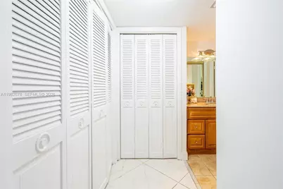 18071 Biscayne Blvd #402, Aventura, FL 33160 - Photo 34