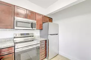 407 SE 9th Ct, Hallandale Beach, FL 33009 - Photo 8