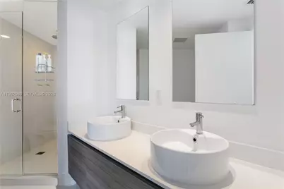 121 NE 34th St #1204, Miami, FL 33137 - Photo 10