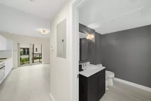 435 21st St, Miami Beach, FL 33139 - Photo 14