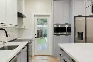 13900 NE 16th Ct, North Miami, FL 33181 - Photo 14