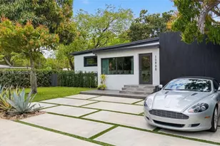13900 NE 16th Ct, North Miami, FL 33181 - Photo 4