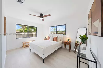 1305 N 31st Rd, Hollywood, FL 33021 - Photo 12