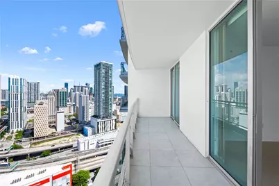 90 SW 3rd St #3305, Miami, FL 33130 - Photo 14