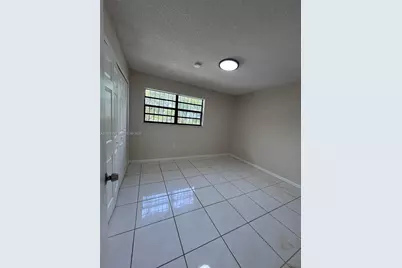 1072 W 79th St #32, Hialeah, FL 33014 - Photo 24
