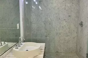 253 NE 2nd St, Miami, FL 33132 - Photo 16